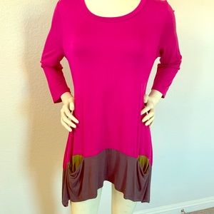 LOGO Knit Top with Contrast Hem and Pockets